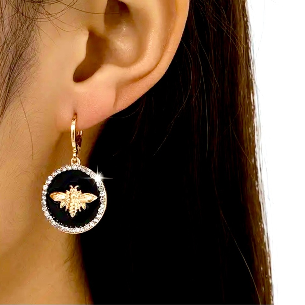 NEW!! 1 Pair Exquisite Multicolor Bee-Shaped Dangle Earrings for Women in Black